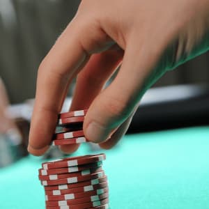 Texas Holdem vs. Omaha Poker: Was ist der Unterschied?